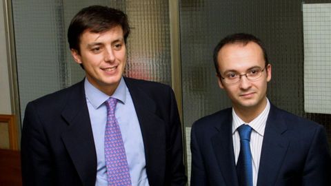 Antonio Vzquez-Guilln y scar Garca Maceiras (foto del 2002) fueron los primeros abogados del Estado del caso Prestige. El primero es socio director en un bufete internacional. Garca Maceiras es el consejero delegado de Inditex. 