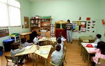 Alg�n aula del centro tiene humedad en la pared.