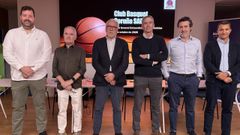 El consejo de adminstraci�n del B�squet Coru�a, antes de la Junta General Extraordinaria de Accionistas del club.