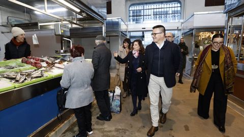 Visita del conselleiro Jos� Gonz�lez a la plaza de abastos de Viveiro