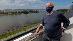 Juan Gra��o, trasplantado de h�gado vacunado con la primera dosis en A Coru�a