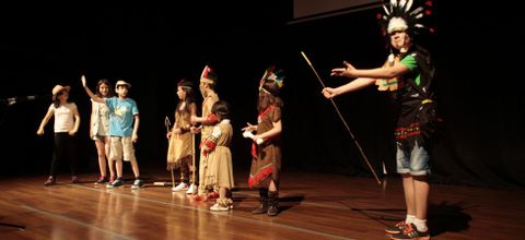 Los alumnos de la escuela de teatro municipal lalinense pusieron en escena varias obras. 