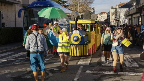 Gran desfile en Xinzo de Limia en el d�a grande del entroido