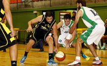 Roi y Jos� Tato en una jugada ante el Viveiro en Carballo. 