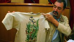 El alcalde de Oleiros, �ngel Garc�a Seoane, en la presentaci�n de una campa�a en el a�o 2004 contra la pol�tica de Israel en Palestina