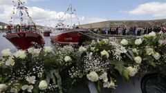 Una multitud abarrot�  el pasado d�a 5 el puerto de Burela, donde se celebraron la procesi�n mar�tima y, entre el 3 y el 7, las fiestas patronales