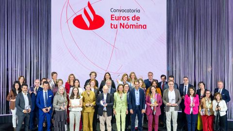 Foto de familia de los proyectos premiados en la Convocatoria &laquo;Euros de tu N&oacute;mina&raquo;.