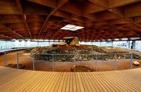 Dombate se puede visitar de martes a domingo (11 a 14 y 16 a 20 horas) y los viernes por la noche. 