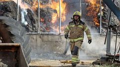 Las fotos del incendio en una granja de B�veda