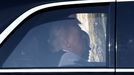 Donald Trump, en su coche oficial de camino al Tribunal Supremo.