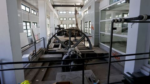 Interior de la F�brica de la Luz de Lugo con maquinaria