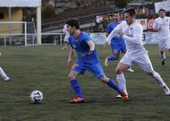 El volante azul�n se est� mostrando muy vertical en los primeros compromisos de su equipo. 