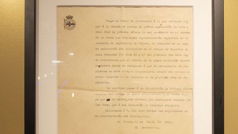 Carta con membrete del Deportivo en la que aparece el dise�o actual del escudo a color por primera vez (1911).