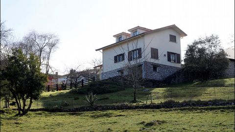 Vista general de la vivienda del concejal asesinado el pasado mes de agosto Javier Ardines