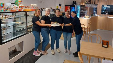 Iria García y su equipo de Ohana Bakery & Coffee