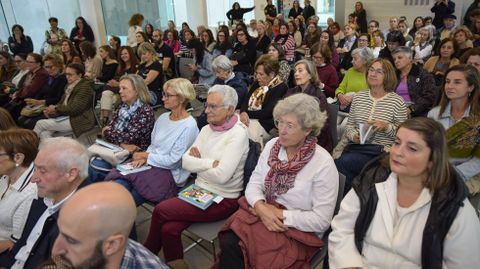 El público, este sábado, abarrotando el acto de «As mulleres que opinan son perigosas»