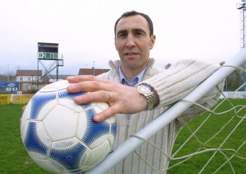 Javier Montoto, en el a�o 2001, en su estreno como entrenador del CD Lal�n. 