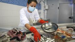 Todos los productos del mar, como los que vend�a anteayer esta pescader�a de Viveiro, est�n gravados en Espa�a con un 10 % de IVA, el mismo que el de los refresos aunque el pescado es un alimento b�sico y esencial