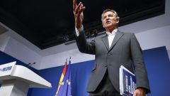 Feijoo, tras la rueda de prensa en G�nova.