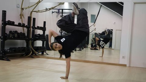 Alicia Babarro, m�s conocida como Bgirl MiniAli, es la ourensana que representar� Espa�a en los Youth Olympic Games de Dakar 2026 en breaking