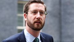 Simon Case renunci� la noche del viernes a dirigir la investigaci�n. 