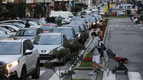 Colapso de tr�fico en la calle Rosal�a de Castro de Vigo, el pasado 26 de diciembre