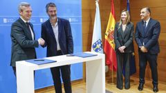  El presidente de la Xunta, Alfonso Rueda,y el presidente de la Fegamp, Alberto Varela, firmaron el acuerdo de financiaci�n del servicio de ayuda en el hogar