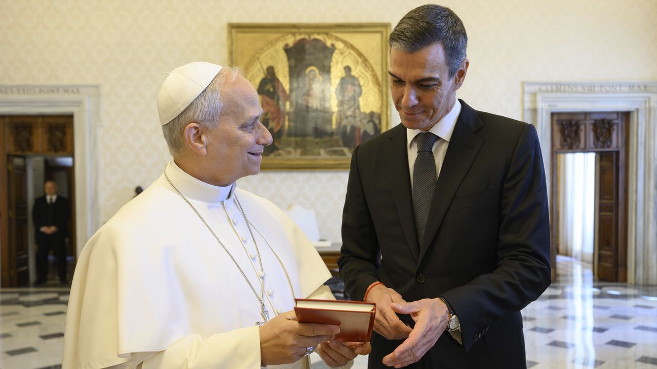 Pedro Sánchez se reúne con León XIV en el Vaticano: «El papa está en el  lado correcto de la historia»