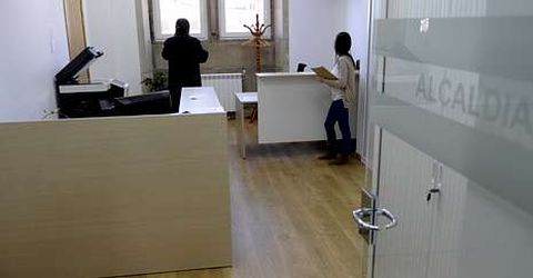 El nuevo mobiliario del consistorio fue contratado por 70.000 euros a una firma de Culleredo.
