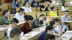 Estudiantes durante el examen de selectividad