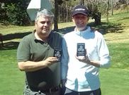 Cot�n y Willisch, con los trofeos conquistados en Sig�eiro. 