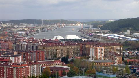 La ra y el puerto de Avils.La ra y el puerto de Avils