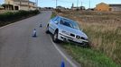 El turismo fue abandonado en una carretera de Vilaselán
