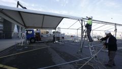 La instalaci�n para el cribado masivo en Riazor coge forma