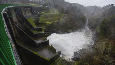 Embalse del r�o Umia