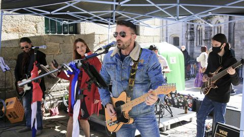La zona de vinos presentaba -casi- el ambiente propio de un d�a de fiesta