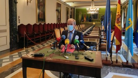 El portavoz del PSOE en el Ayuntamiento de Oviedo, Wenceslao Lpez, en rueda de prensa.