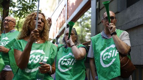 Manifestantes de CSIF.