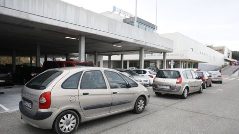 Este martes volvieron a registrarse colas en el auto-covid del hospital mariano