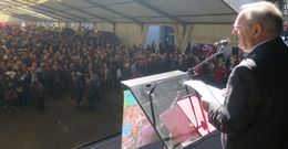 Ram�n Villares ofreci� el preg�n de la Feira do Vi�o de Chantada ante numeroso p�blico. 