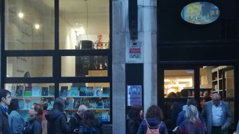 Exterior de la librer�a 'La Habitaci�n Propia' en Gij�n