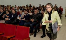 <span lang= gl >Conferencia</span>. A escritora ceense Concha Blanco foi a encargada de pechar o programa da Fundaci�n Fernando Blanco cunha conferencia sobre o papel da emigraci�n da Costa da Morte.