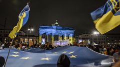 Manifestacin de apoyo a Ucrania, en la puerta de Brandemburgo en Berln.