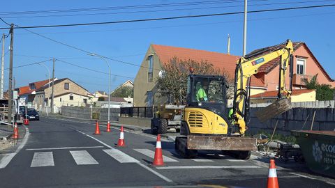 Obras en marcha en la parroquia ribeirense de Casti�eiras.