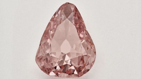 El Diamante rosa, conocido como el  Gran Cond&eacute; , se exhibe desde hoy hasta el 3 de enero en el Palacio de Chantilly