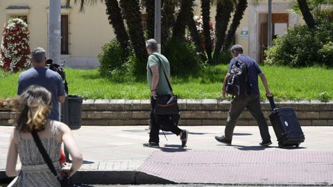 Los agentes de la UCO durante el registro en la Diputacin de Badajoz en el marco del proceso que se sigue contra el hermano de Pedro Snchez