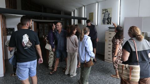 Numerosos visitantes se concentraban ayer en la biblioteca que hay en el museo