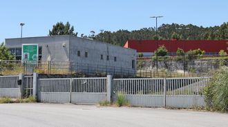 Los exteriores de la nave log�stica