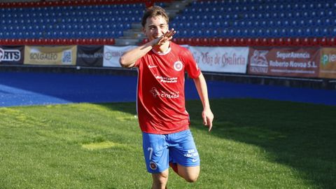 Migui celebra su reciente gol en O Couto
