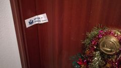 Imagen de la puerta de la vivienda de Bilbao donde se produjeron los hechos